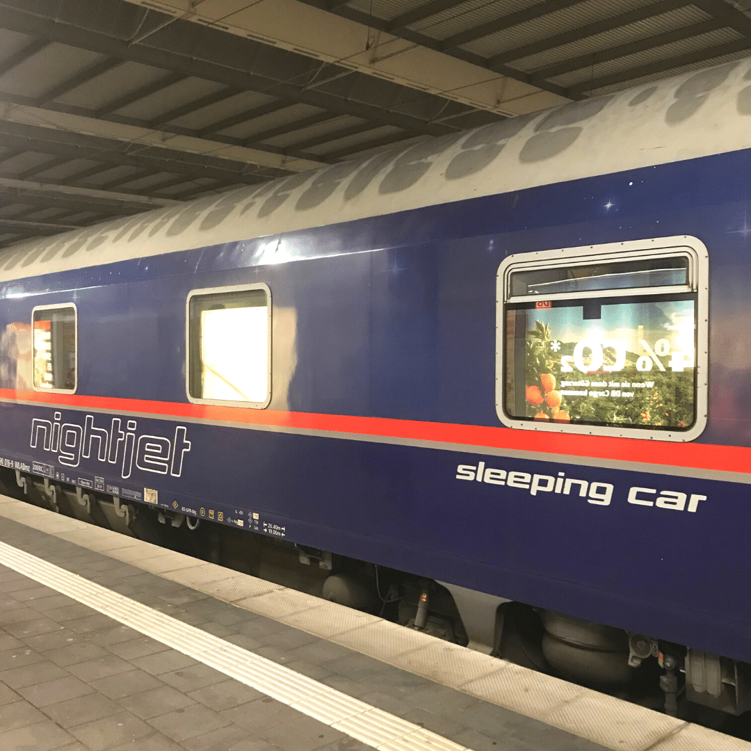 ÖBB Nachtzug am Münchener Hauptbahnhof